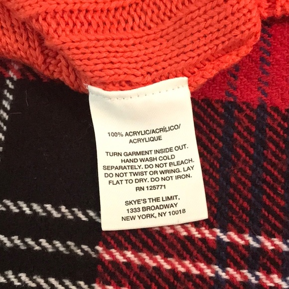 EUC.  SKYES THE LIMIT SWEATER.  MEDIUM - Picture 5 of 6